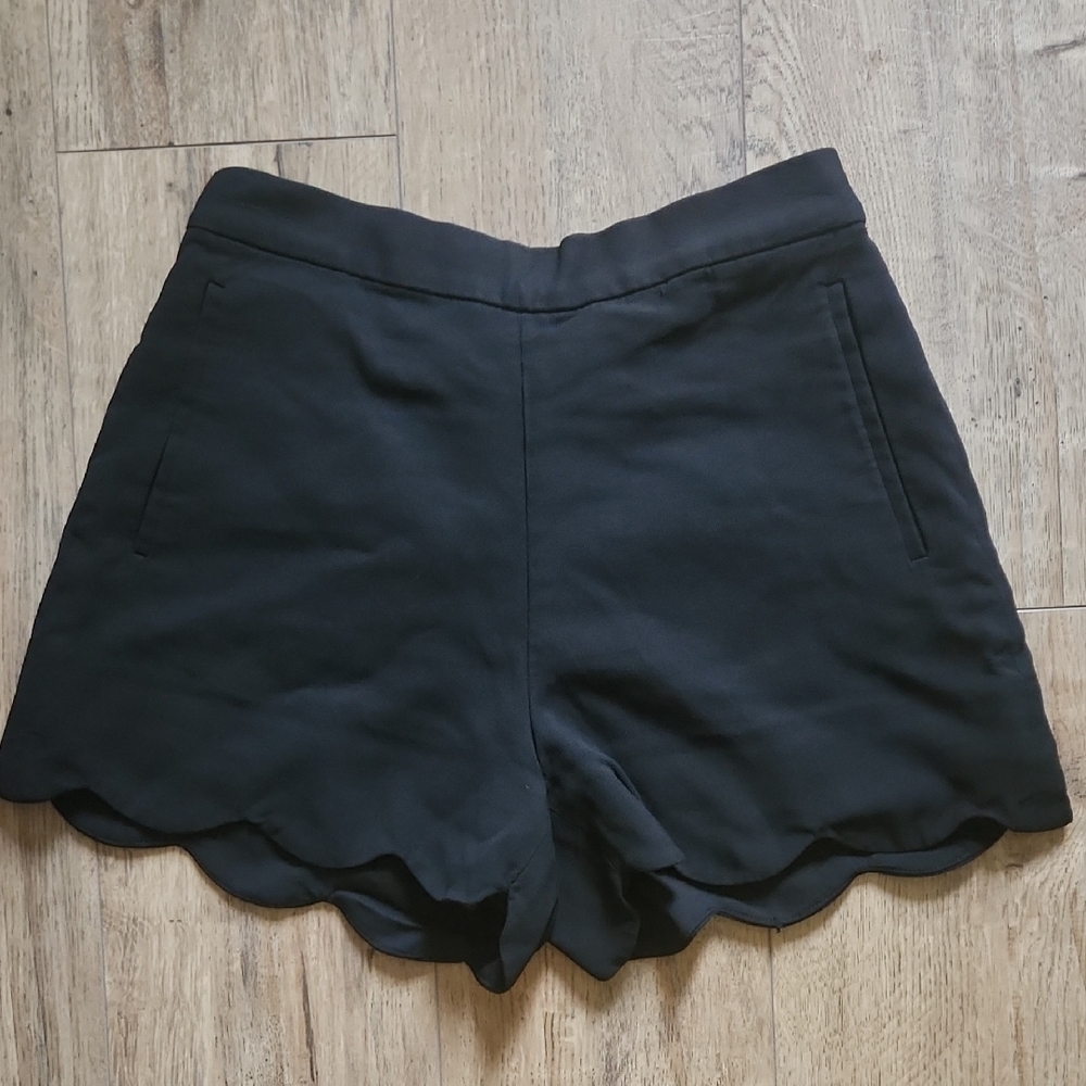Aritzia Black Scalloped High Waist Shorts